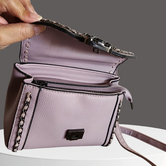 Womens Chic Chain Link Style Lavender Crossbody Bag - Picture 8 of 16